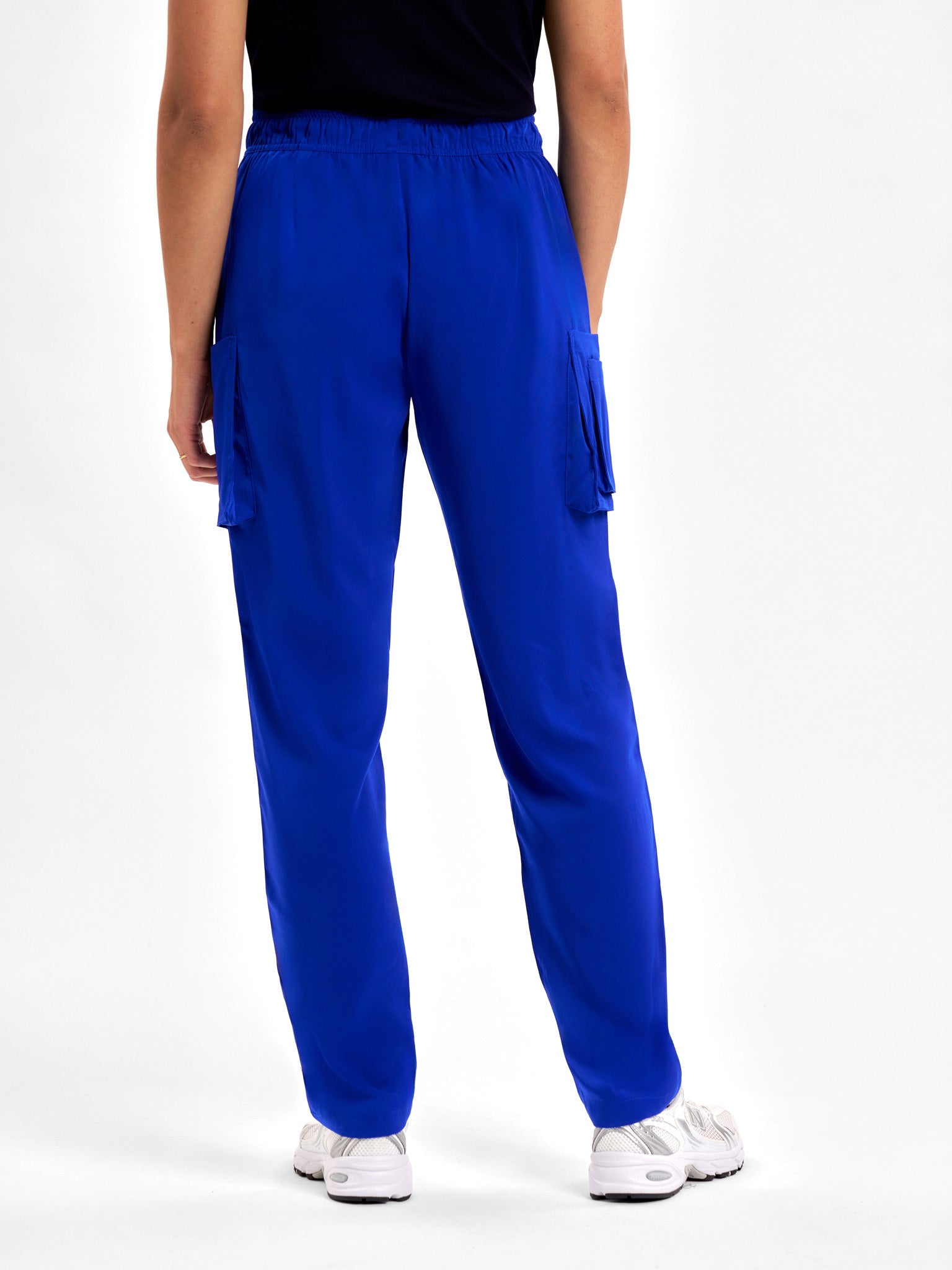 Avery Womens Slim Leg Scrub Pant